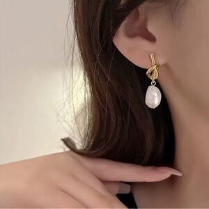 Elegant Gold and Cream Pearl Drop Earrings